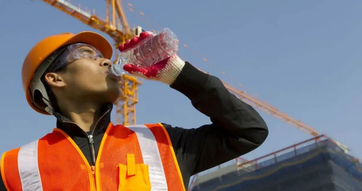 Menos calor no significa menos riesgo en la deshidratación: el desafío silencioso que afecta a miles de trabajadores en otoño